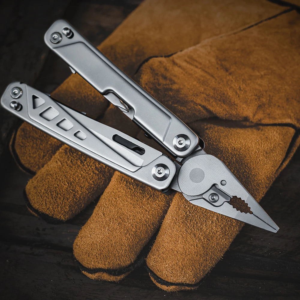 STEELCORE  Alicate Tático Multiferramenta de Alta Precisão